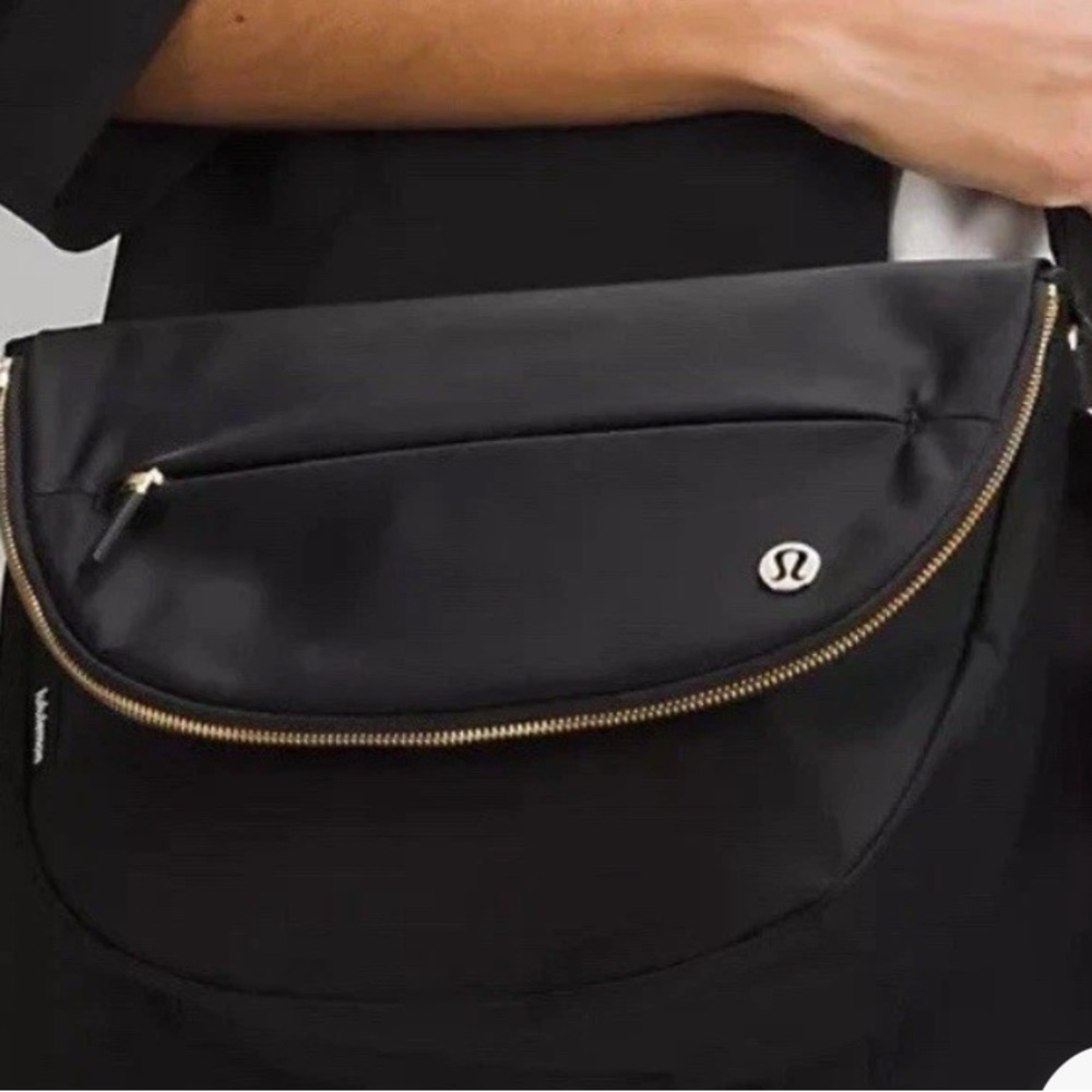 Lululemon All Night Festival Bag 5L Black/Gold NWOT excellent condition - Picture 5 of 7